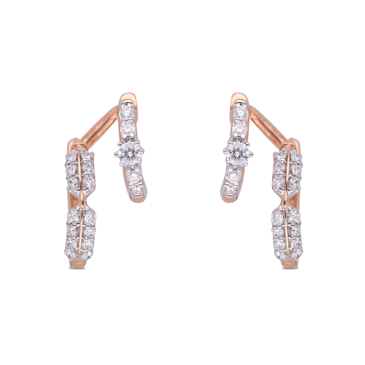 Luminous Elegance: Gold Earrings with Dazzling Diamonds