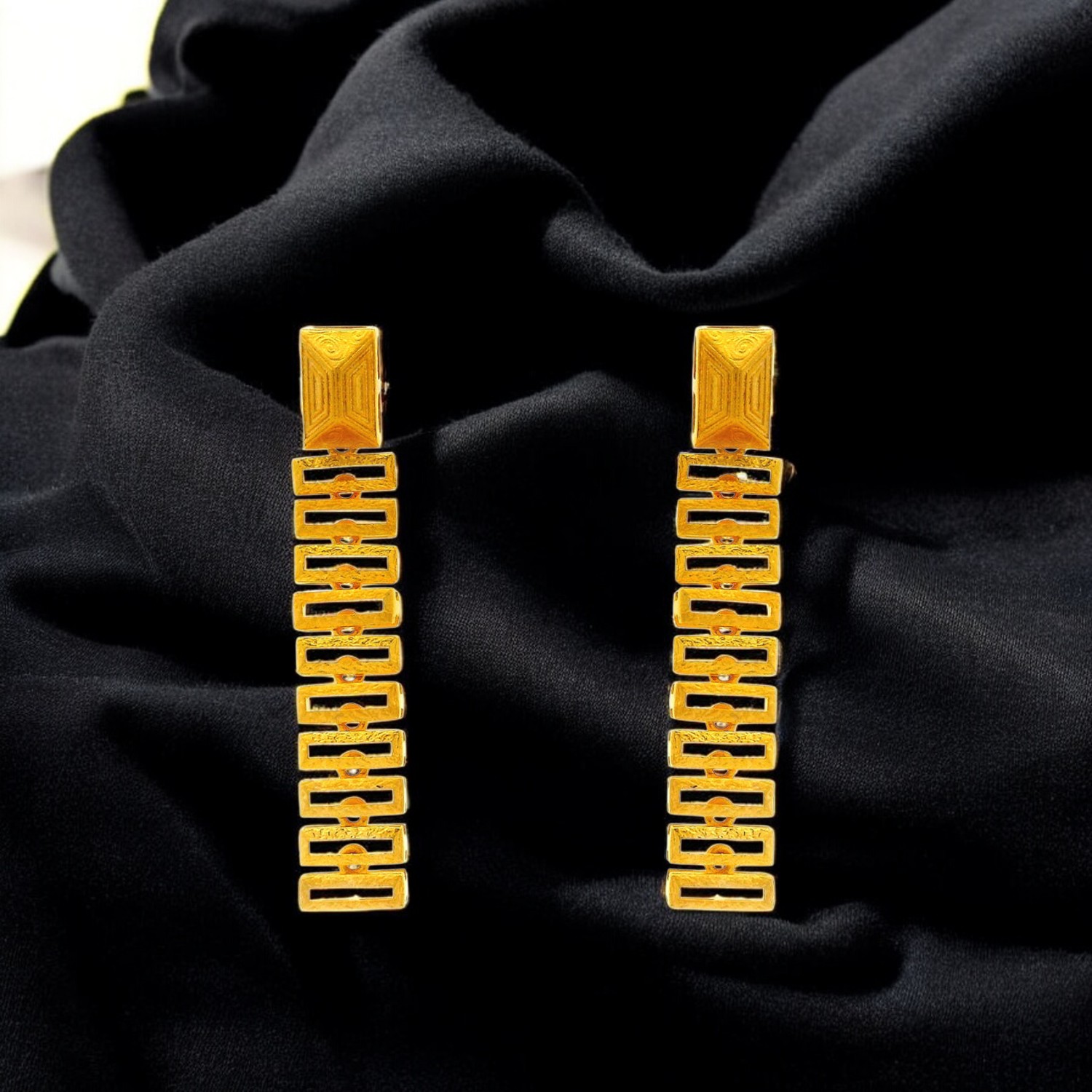 Regalia Link Gold Ear Drops