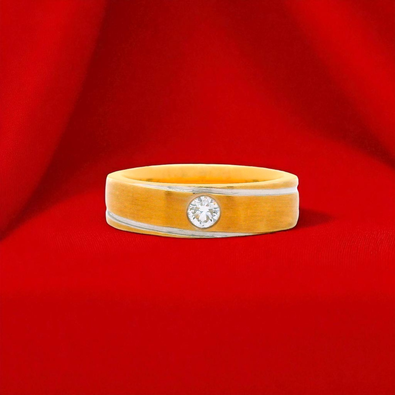 Elegant Gold Band Ring with Solitaire Diamond Detail