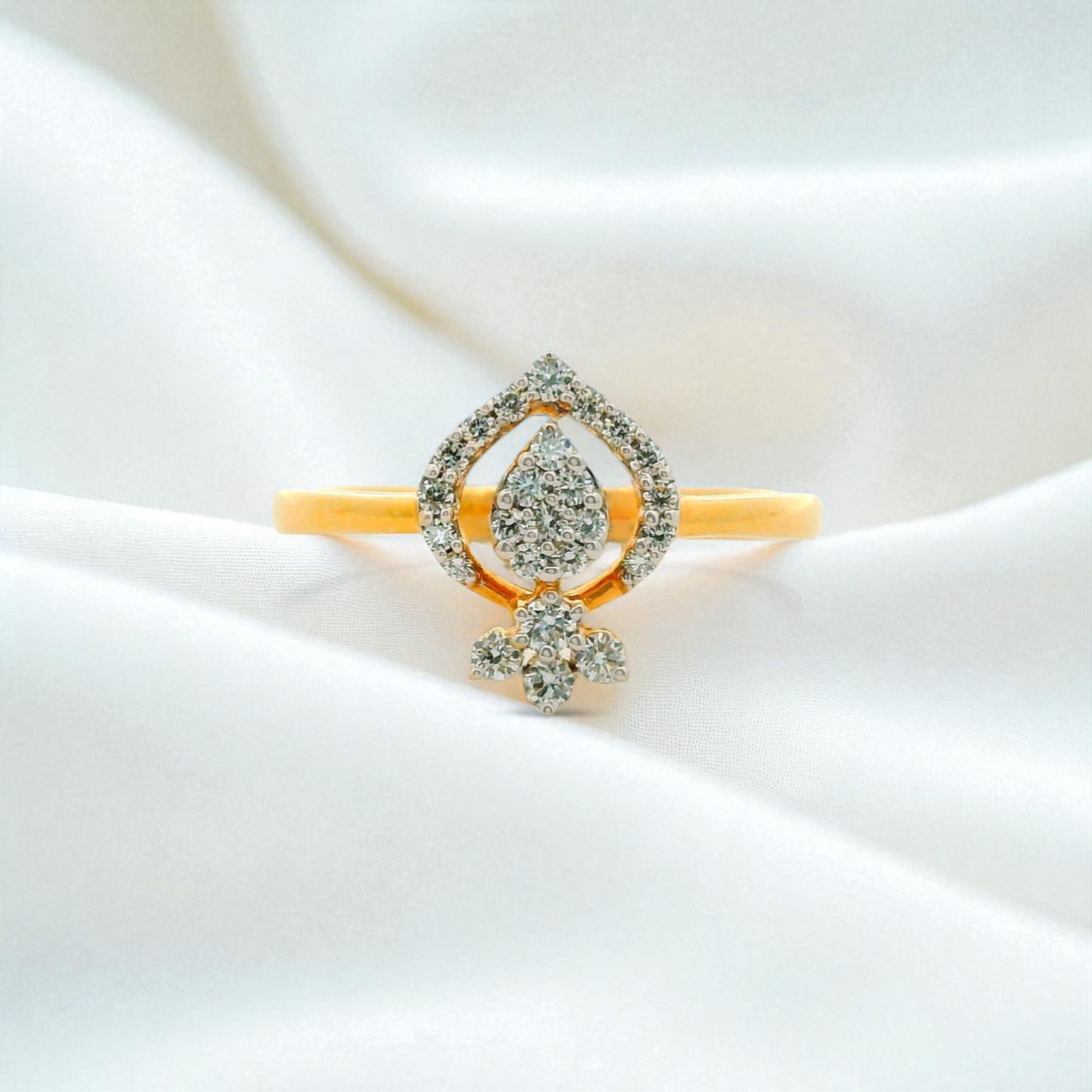 Graceful Gold Ring with Teardrop Diamond Motif