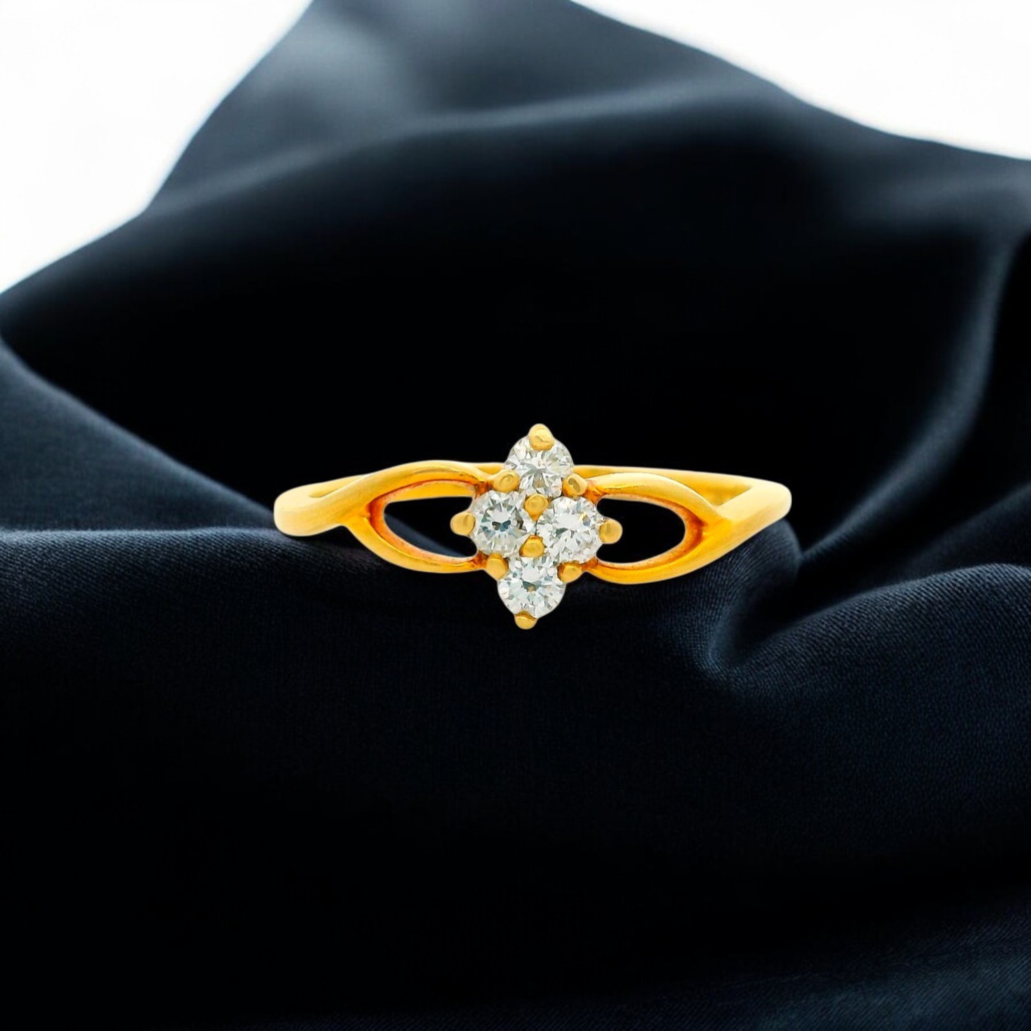 Graceful Gold Diamond Ring with Delicate Floral Brilliance