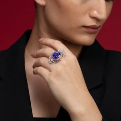 Harmony of Shapes: White Gold Ring with Pear, Round Diamonds, and Cushion-Shaped Tanzanite