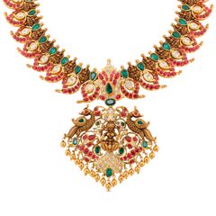 Luxurious Gold Necklace Set with Precious Stones